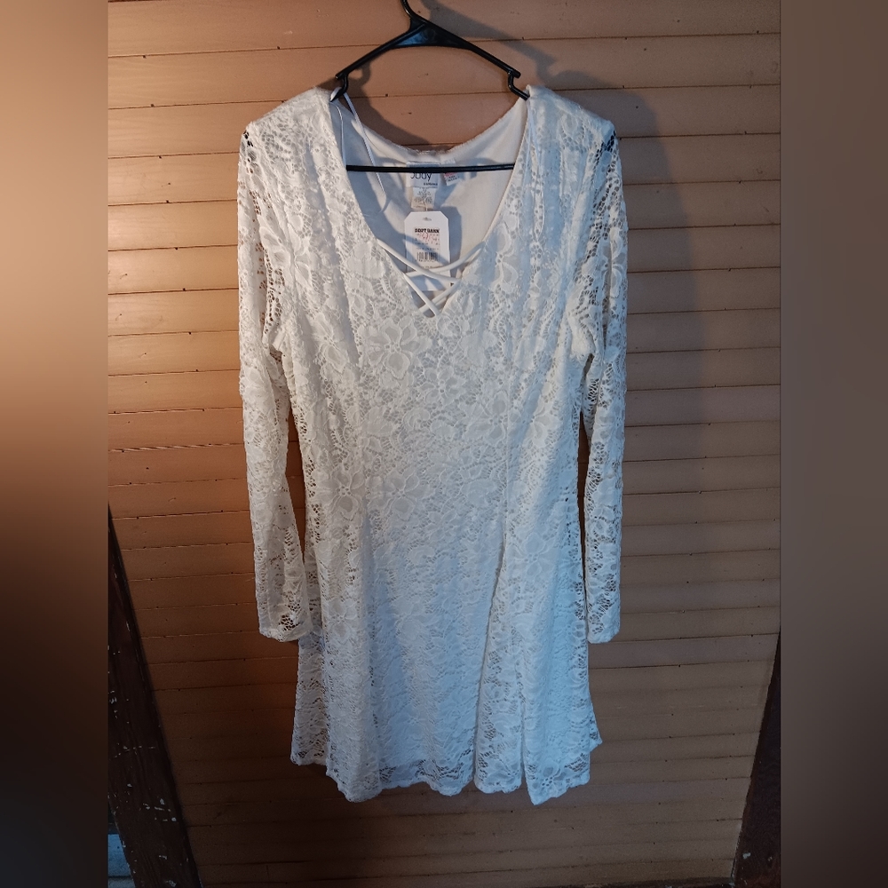 White lace dress